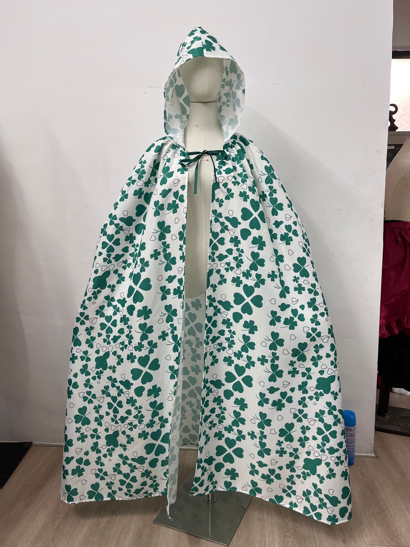 2026 New Arrival Unisex St. Patricks Day Hooded Cloak Shamrock Print Long Cape